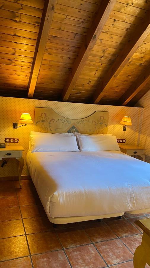 Hotel Bocale Sallent De Gallego Exterior photo