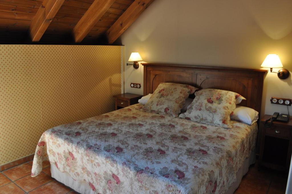 Hotel Bocale Sallent De Gallego Room photo